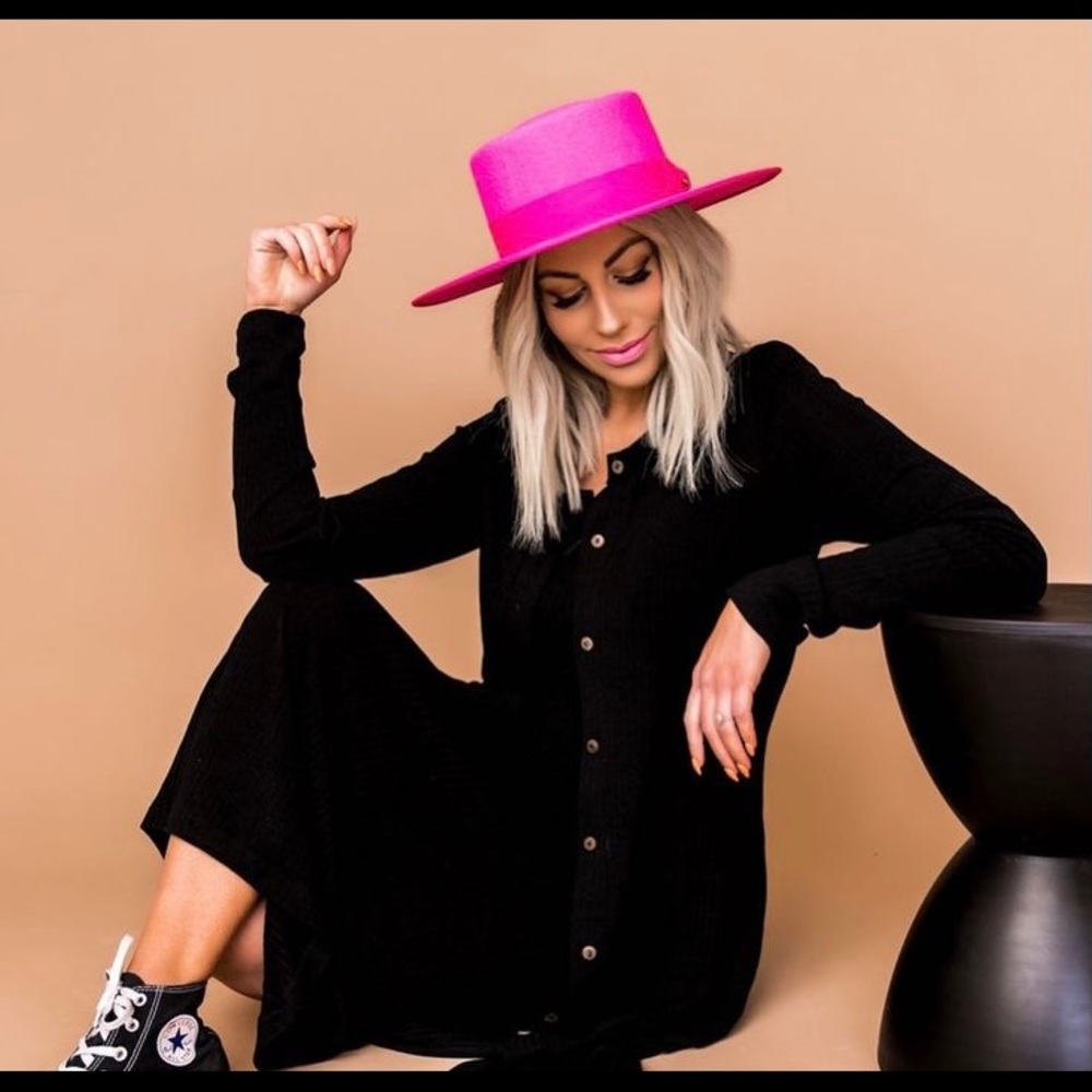 Wide brim wool hat in hot pink *never worn*